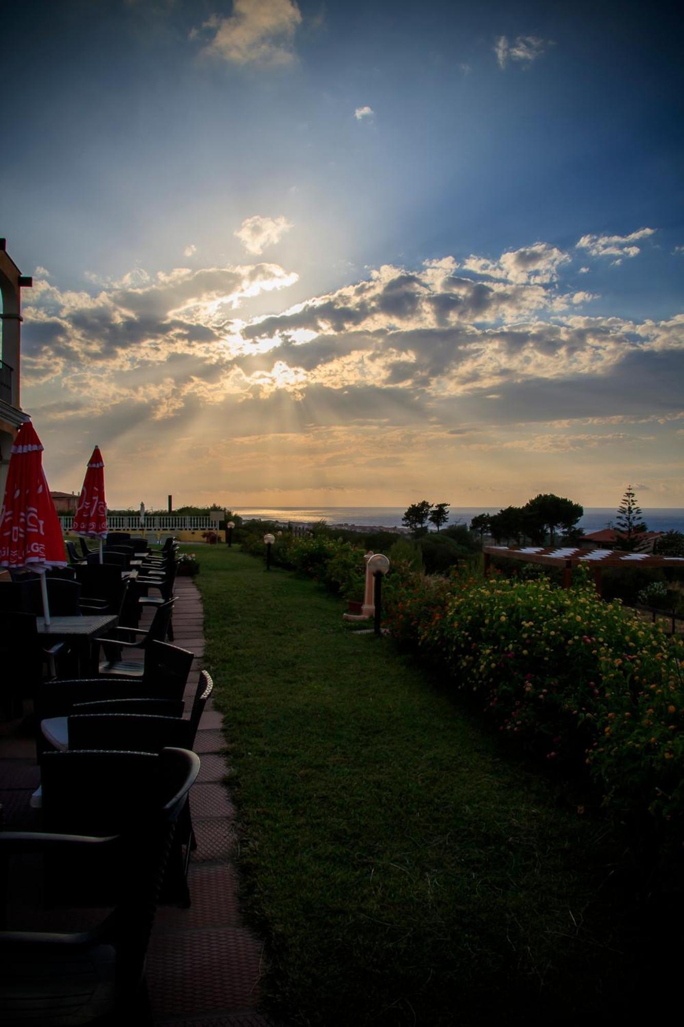 Abbaidda Hotel Valledoria  Ngoại thất bức ảnh